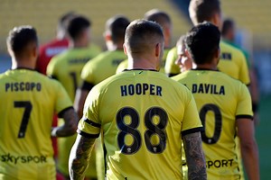 That's using your head 🧑‍🦱 Gary Hooper's epic header gets better from every angle 😍 🎥: Fox Sports Football | A-Leagues
