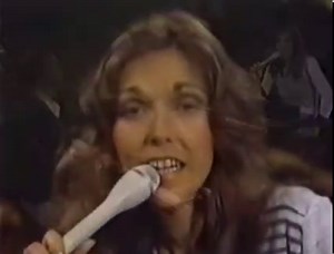 16th March 1978 - on this day Karen and Richard Carpenter were featured in a segment on "Thank You Rock & Roll" on American television. The special was in honour of radio DJ Alan Freed. The duo performed a laid back piano-voice rendition of "Yesterday Once More" interjected with a conversation on the early days of Rock & Roll of the early 1950's. Ray Charles, Rita Coolidge and Mac Davies were among the guests who appeared on the special. You can see the full appearance here: https://youtu.be/syb