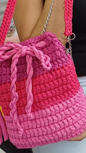 Crochê Inspirador: Como Fazer uma Bolsa Linda com Fio de Malha