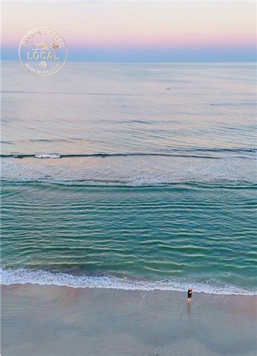 This evenings sunset ft. the chillest waves I’ve seen in a while 🌴🤩 #peace #sunset #beach #ocean #daytonabeach