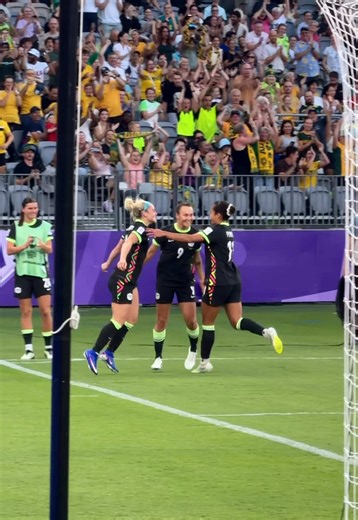 Beautiful build up play 👏 Clinical finish from Foordy 🔥 #Matildas #CHNvAUS #HowWeWaltz #TilitsDone #WAC2026