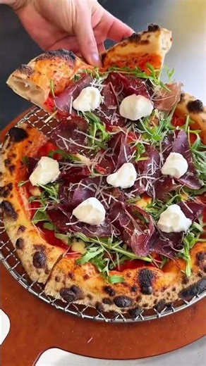 How to Cook nice pizza? Use Emozione Gas fired Oven to make gourmet pizzas! 🍕🔥