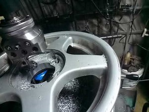 アルミホイールのハブ径拡大