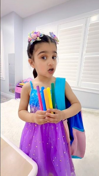 Learn to share the marker ​| School supplies song ‪@SuperSimpleSongs‬ #kidsshorts #kidsssongs