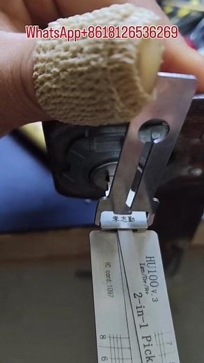 How to use the Lishi HU100 2-in-1 lock pick. #Locksmith #LockPicking