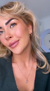 Searching for a new eye look? We’ve found it. @Katieemckee creates the most incredible soft eyes perfect for all holiday celebrations, using just one palette - our INIKA Organic Quad Eyeshadow Palette in Sunset. #InikaOrganic #InikaInspired | INIKA Organic