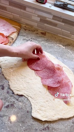 This stromboli recipe is unreal good. Recipe on my site or IG. #strombolirecipe #stromboli #easyrecipe #recipesoftiktok
