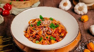 Špagety s kuřecím masem a rajčaty | Kuchyně Lidlu