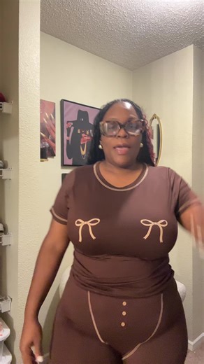 Happy November 1st! Let’s make it a great month! #mocktail #monicalecoleshow #closetconcert #ilovemusic #fypシ゚viral