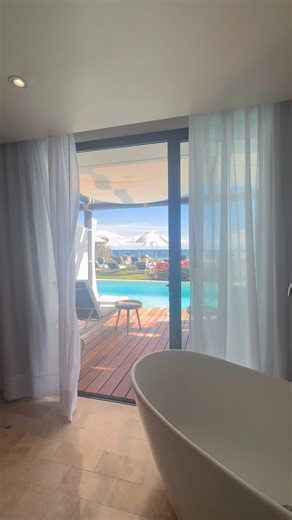 4K views · 288 reactions | Have you ever stayed in a swim up room!? Jump right in to your pool straight from your balcony! | The Travel Mom | Facebook