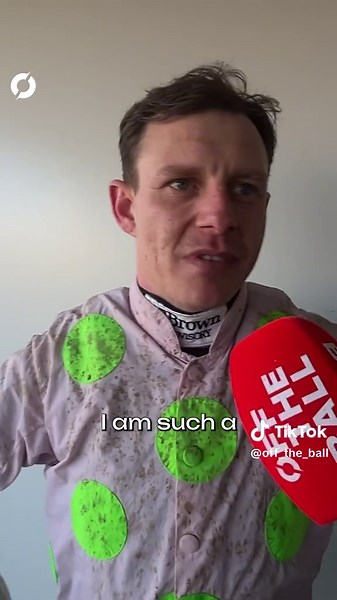 🗣️ 'They get better, that's the truth! How lucky am I? I'm such a privileged man to be in the position I am, riding for Willie Mullins!' History-maker Paul Townend spoke with John Duggan after winning his fifth Gold Cup, becoming the first jockey to do so, as well a. the first jockey to win the Champion Chase, Champion Hurdle and Gold Cup at the same #CheltenhamFestival! | 🏆 Horse Racing on Off The Ball. 18 | Bet responsibly | http://GamblingCare.ie