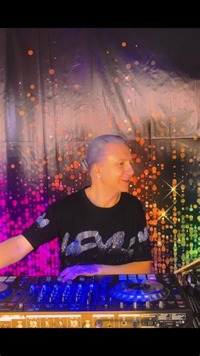 If you're tired today—just play this track and breathe in rhythm. Everything will work out! #johnnybeast #djjohnnybeast #play #edm #oldschool