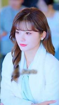 The girl saw her five-year love missing at the classmate reunion #movie #kdrama #film