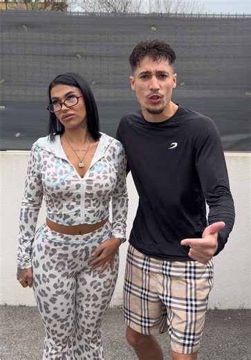 Conflits et Amour à la Villa : Soleil au Centre de Tout