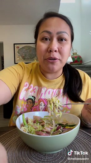 Sub in a tub for lunch. The rest of this will be on youtube “melbeezee eats” #mukbang #subinatub #eatwithme