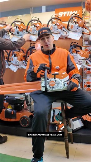 STIHL MS 400 C-M benzinska motorna testera je novi razvoj i optimalno dizajnirana za profesionalnu upotrebu u šumarstvu. Naročito je pogodna za seču, orezivanje i pripremu drveta u sastojinama srednje gustine. Motornu testeru karakteriše posebno dobar odnos snage i težine u svojoj klasi zapremine. Među ostalim prednostima su njen snažan pogon i izuzetno ubrzanje. Za vas to znači veliku brzinu i agilnost sečenja, kao i veoma dobro rukovanje u primeni. @stihlsrbija Maloprodajni objekti: 📍 Srpskih