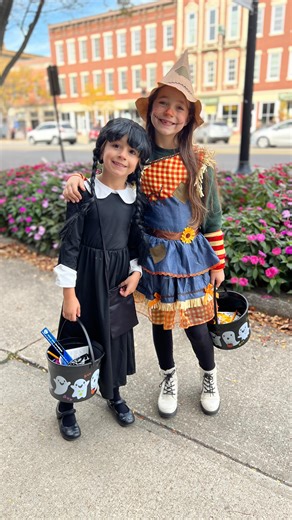 Let’s try this again.. Such Fun at @Halloween Walk 2025 on Saturday.. Fun was had by all .. Food, Fun, Candy, Donuts, Costumes, Popcorn , Hot Fogs and a Haunted Winery.. Way to go Ravenna.. Thank you to our Event Sponsors @casonaguzmanoh @Casona Guzman @Kaczmarek Insurance @John Davison State Farm @Sandis Creative Corner @Amy Michael Ravenna City Council | Ravenna Area Chamber of Commerce