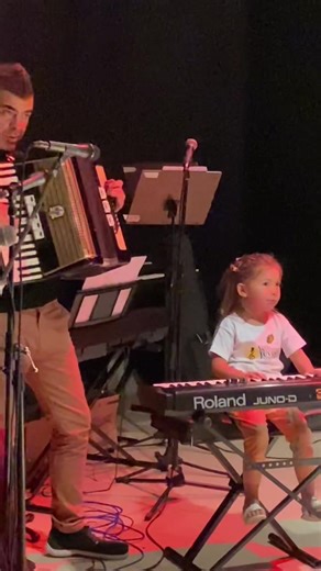 Videos de naila.musica (@naila.musica) con “sonido original - naila.musica”