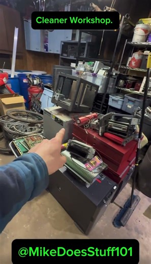 Cleaning up the scrap workshop. #scraper #scrapmetal #circuitboards