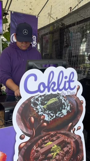 Delicious Dessert Preparation at Coklit by Miu