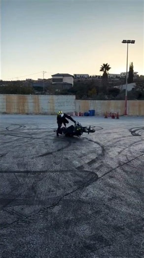 " 👀 I Love My Bike.. Just slip #stunt #bikestunt #rider #biker #bikelover #trending #viralshorts