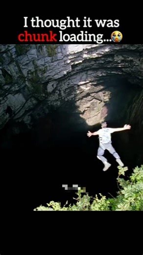 i thought it was Chunky loading...😭 #minecraft #memes #angst