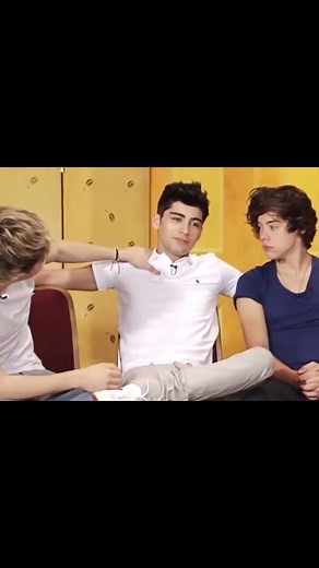 One Direction momentos engraçados tradução #onedirection #liampayne #niallhoran #zaynmalik #harrystyles #louistomlinson
