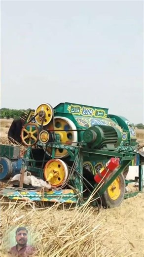 New technology thresher machine with solar panel system in Punjab thresher running without tractor