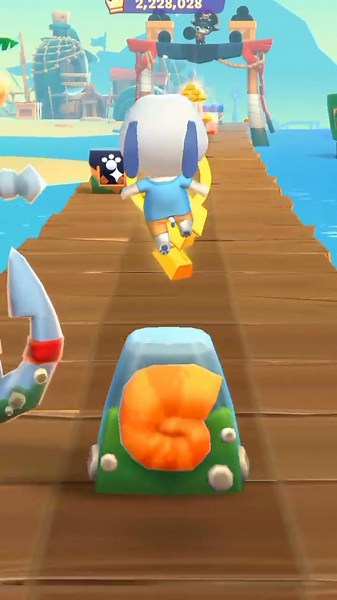 Hawaiian Hank fails in lava falls in Talking Tom Gold Run