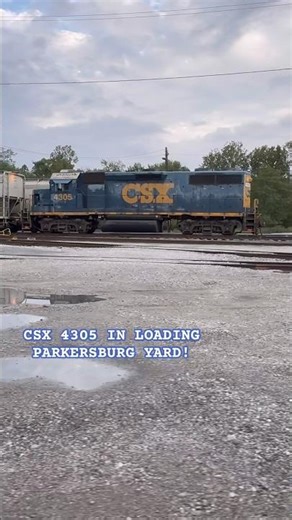 CSX 4305 Loading In Parkersburg Yard! #csx #train #railfan