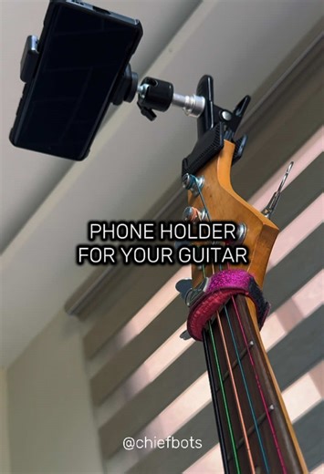 Optimal Phone Holder for Guitarists
