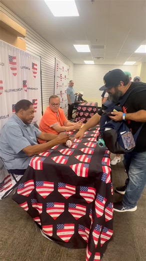 🔥🔥🔥Dave Winfield signing today at the Cooperstown show. Visit www.halloffamesignings.com for more info. #cooperstown #baseball #mlb #halloffame #mlbhalloffame #autographs #memorabilia #sports #signings #cooperstownny #daveparker #cyyoung #mvp #rookieoftheyear #worldseries #worldserieschamps #hofwknd #hof2025 #houstonastros #billywagner #ccsabathia #ichiro #newyorkyankees #seattlemariners #halloffame2025 #legends #baseballhalloffame #wax #doubleday #yankees ⚾️⚾️🏟️🏟️ | Hall of Fame Signings