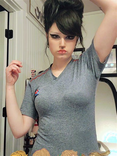 ✨️ gotten lazy about doing my actual bangs for work for I just use the ends of my hair from my bun. Could be a good hack to test bangs on yourself without the commitment to the chop. ✨️ #hairhack #hairhacks #bunhack #fakebangs #gyaru