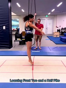 How do divers go from ⛰️ to💧 in their training 🤩 #diving 📹 @ottawanationaldiving (IG) | World Aquatics