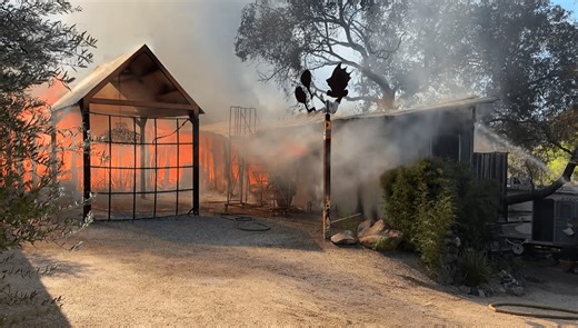 California artist loses art studio, decades worth of art during fire in Fallbrook