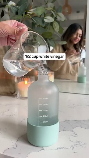 1.1M views · 7.7K reactions | Make your shower glass + windows sparkle ✨ #windowcleaning #windowcleaner #bathroomcleaning #mamamilastips | Chantel Mila - Home Tips | Facebook