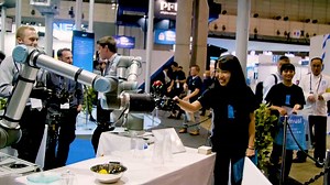 Video. Latest cutting-edge technology showcased at Japan trade show