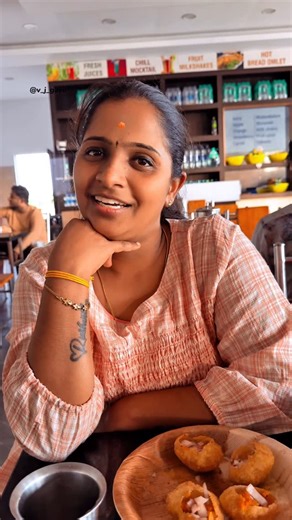 Vijay Vj Gayathri on Instagram: "Double Check 😂🤣🤪 Theja Oooooo;- @gayu_vr_"