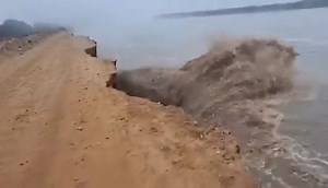 204K views · 736 reactions | Orange River remains in flood as inflows...