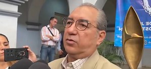 CLAUSURA AYUNTAMIENTO TRES GESTORÍAS VEHICULARES./El secretario general del ayuntamiento de Cuernavaca, Carlos de la Rosa Segura, confirmó la clausura de tres casas gestoras que expedían permisos ilegales. De estas acciones, una persona fue detenida por la entrega de documentos irregulares. | Quadratín Morelos