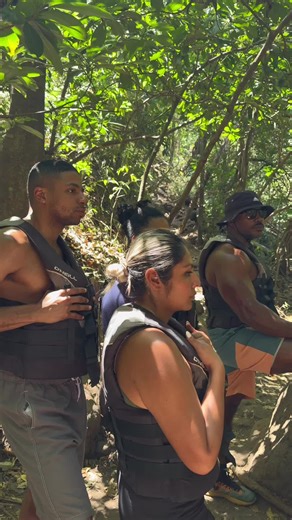 A bit more adrenaline? Visit La Leona and choose our unique extreme route including climbing, jumping and a short rappelling. Ready for the adventure? Text us on whatsapp 📲 506 7107 3200