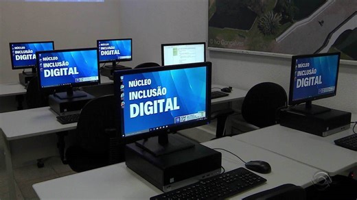 Procon oferece sala para ensinar consumidores a utilizar serviços do órgão na Internet