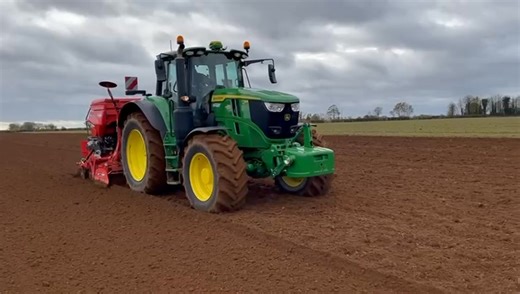 Check out the SITERA 3030 out on demo in Oakham 💪 For more information on our range of drills, contact your local dealer 📞 or visit our website. #bestrongbekuhn | KUHN Farm Machinery UK Ltd