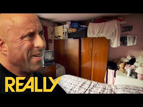 Man Gets Shocked By The Mess In Hoarder's House | Obsessive Compulsive Cleaners