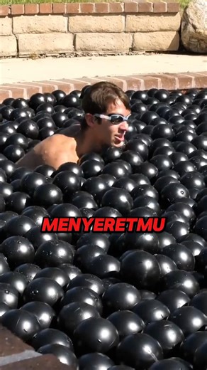 Bola Bola Hitam Ini Bisa Membunuhmu! ☠️