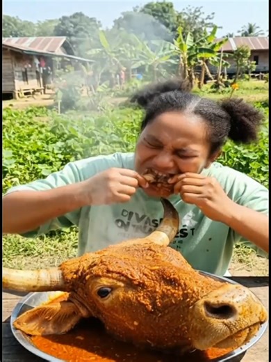 I eat horned cow's head meat . #promomakan1111 #velocity #mukbang #tutorial #asmr