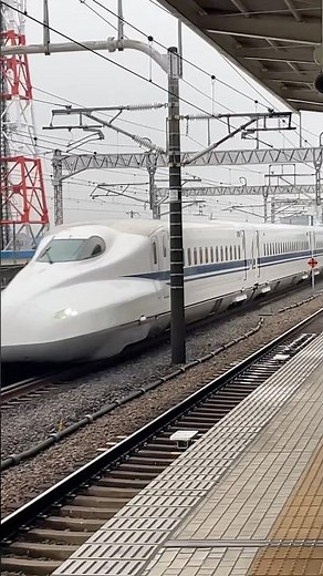 N700A ひかり 岐阜羽島駅 岡山行き列車の通過の様子です。JR東海 東海道新幹線 SHINKANSEN