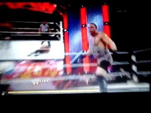 WWE Seth rollins vs Rob Van Dam ( raw 8/11/2014)