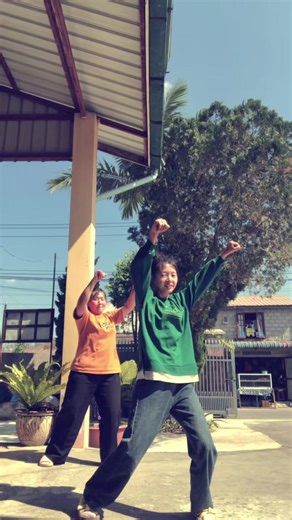 Learn the Heart Shaker Dance by TWICE