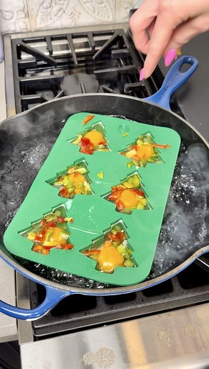 5.9M views · 12K reactions | The perfect Christmas breakfast #food #recipe #christmas | Elaine Carol’s Kitchen | Facebook